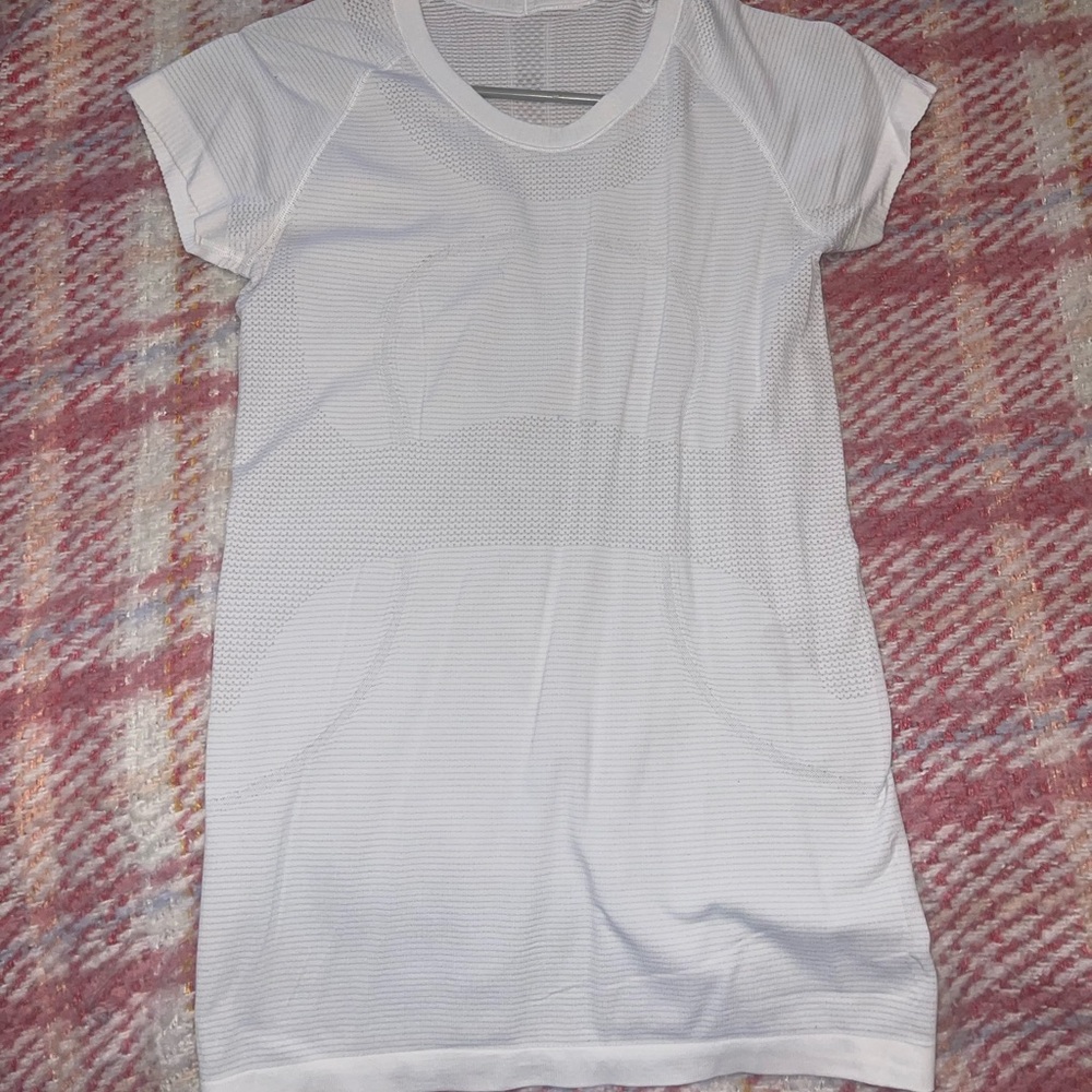 White lululemon shirt